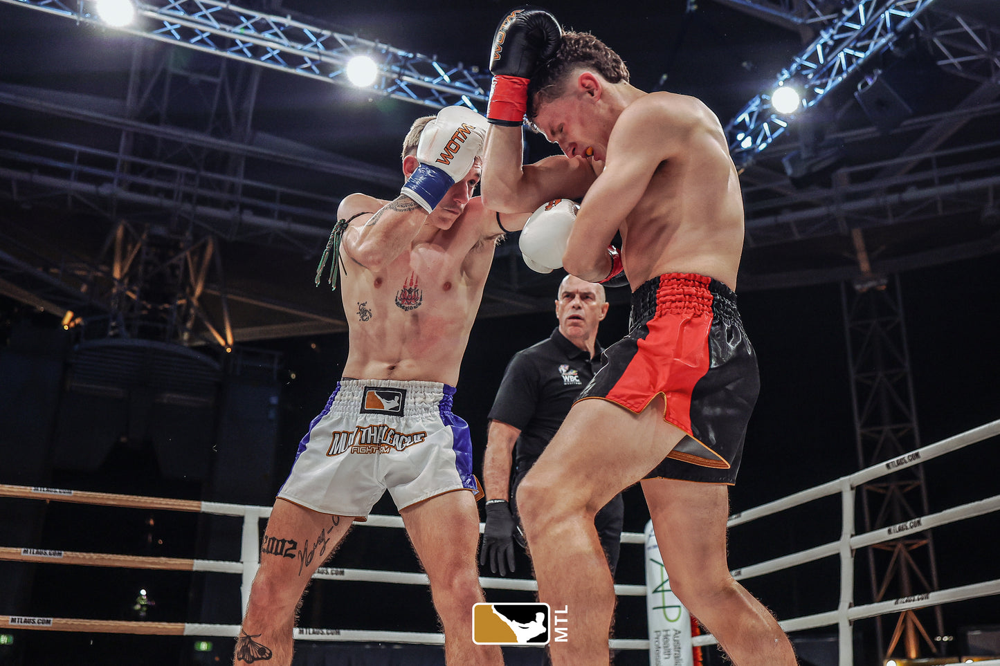 Muay Thai Fighter Shorts White/Blue