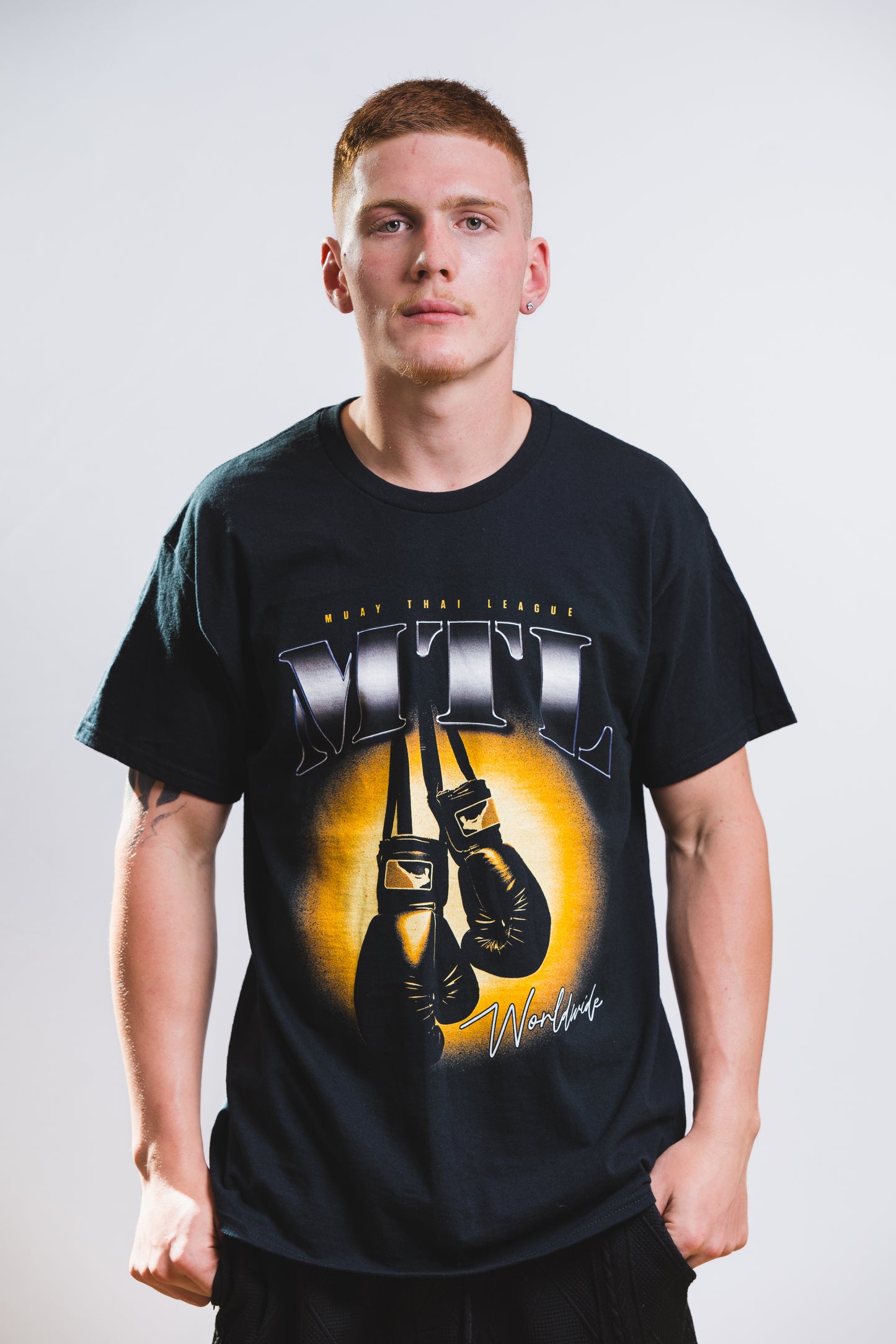 GLOVES ON TEE | MTL Streetwear