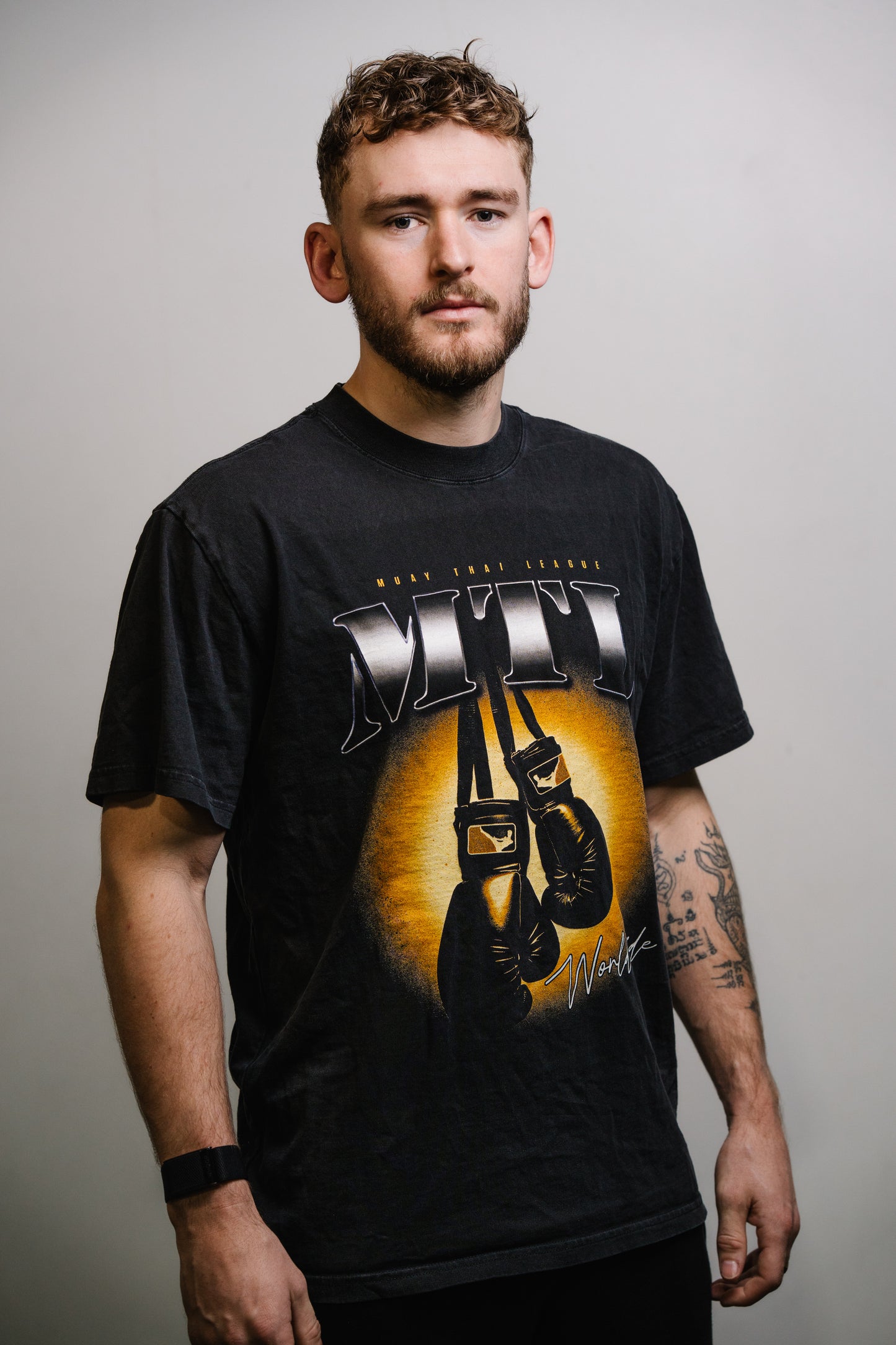 GLOVES ON TEE | MTL Streetwear